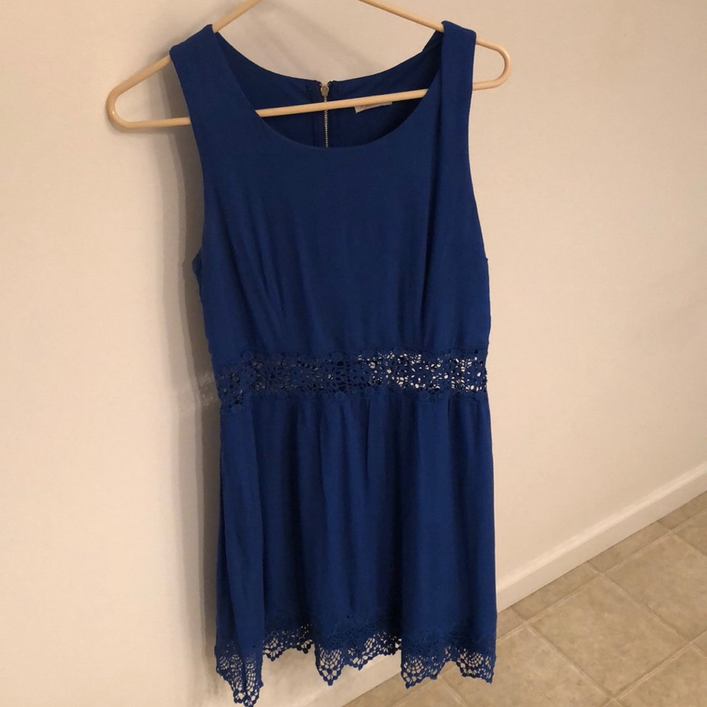 Very cute royal blue dress!